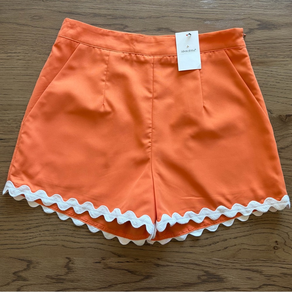 NWT item ditto Small Orange Scalloped Shorts With Pockets